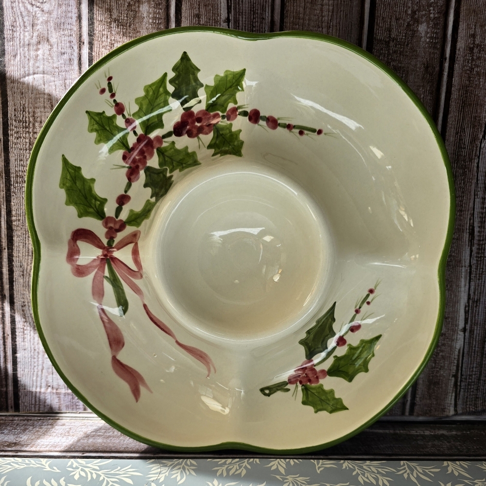 Laurie Gates Christmas Holly and Ribbon Chip Dip Serving Dish Bowl 24B
